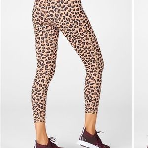 SOLDOUT Fabletics Cheetah High-waisted PowerHOLD S
